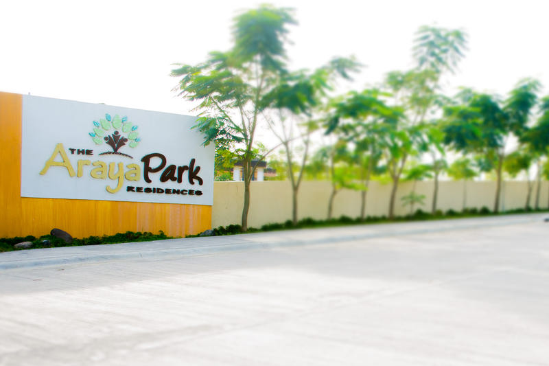 Araya Park Entrance