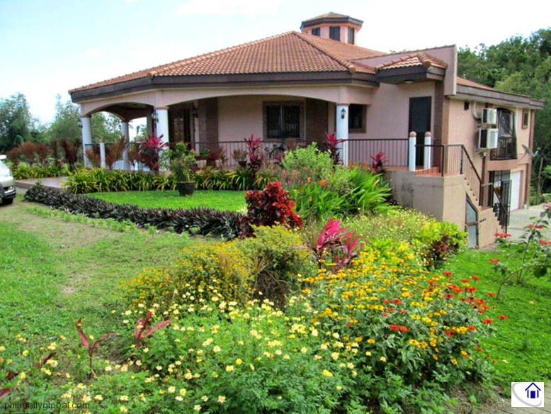 House and lot in Hacienda Sta. Monica