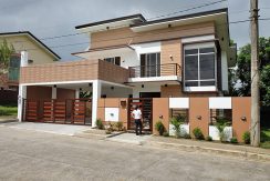 Royale Tagaytay 4-Bedroom House and lot for sale - 1
