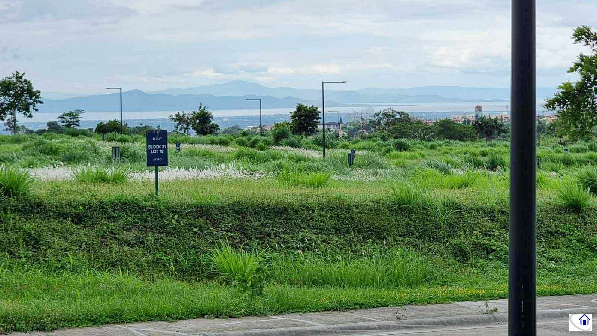 Laguna Lake View from the Hillside Ridge 366 sqm. Lot